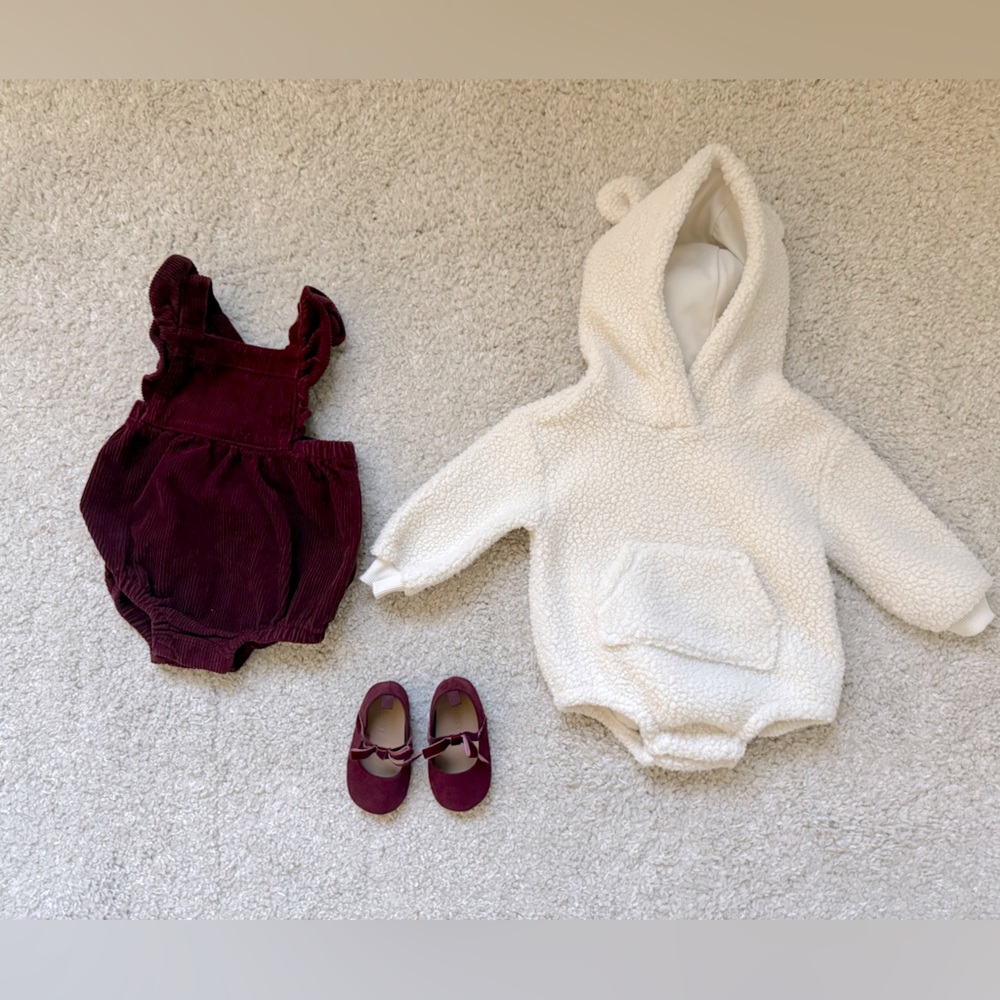 Baby girl old navy bundle of 3 romper and shoes size: 6-12 months